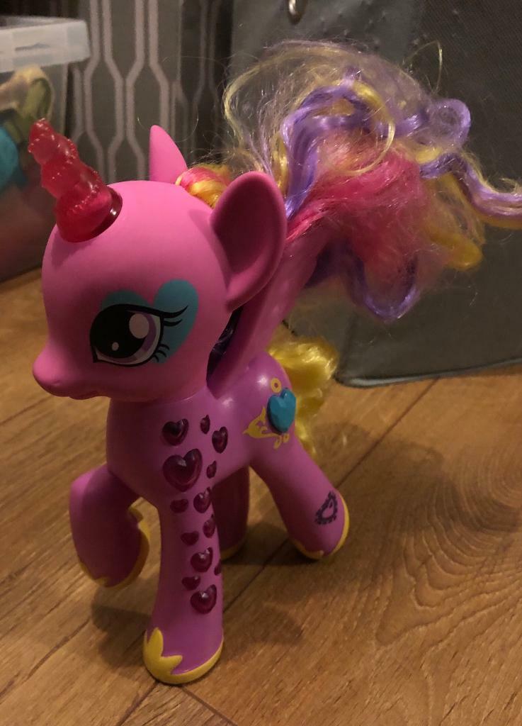 my little pony cutie mark magic glowing hearts princess cadance figure